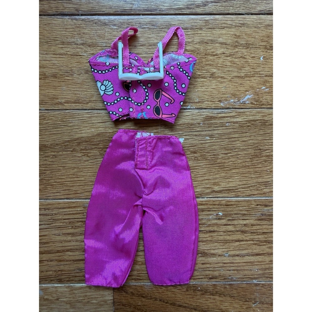 1997 Barbie Pearl Beach Fashion Spaghetti Strap Top Pink Capris Belt Sun Glasses